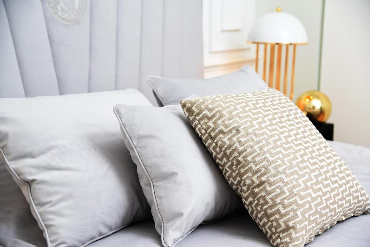 Versace Tower Luxury Suites - Downtown Beirut Ngoại thất bức ảnh